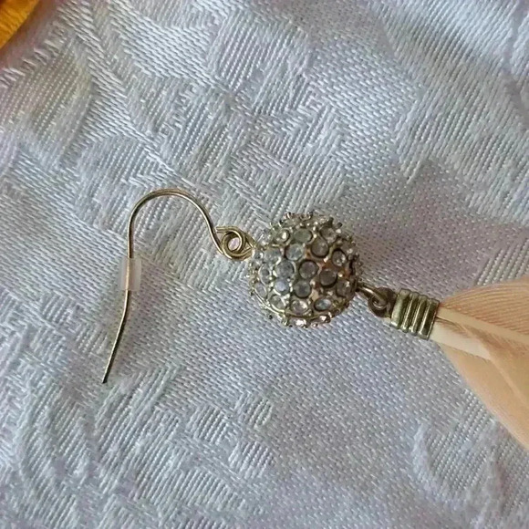 Earrings  feather & Plastic Bangle Set - Picture 4 of 9